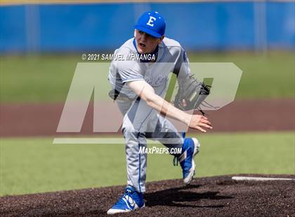 Thumbnail 2 in Omaha Westside vs. Lincoln East photogallery.
