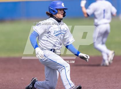 Thumbnail 3 in Omaha Westside vs. Lincoln East photogallery.