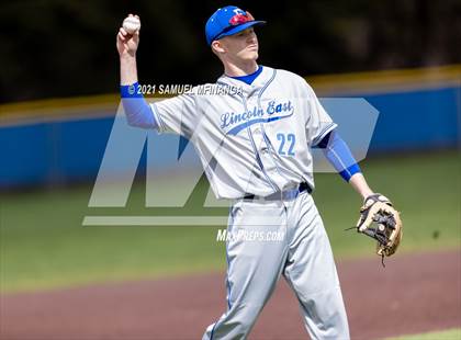 Thumbnail 3 in Omaha Westside vs. Lincoln East photogallery.