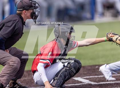 Thumbnail 2 in Omaha Westside vs. Lincoln East photogallery.