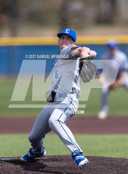 Thumbnail 2 in Omaha Westside vs. Lincoln East photogallery.