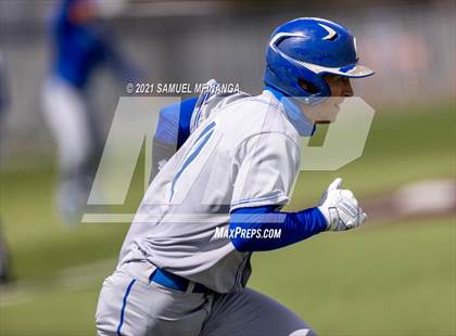 Thumbnail 2 in Omaha Westside vs. Lincoln East photogallery.