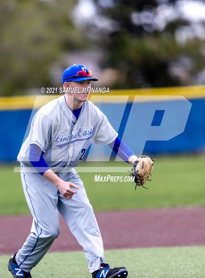 Thumbnail 3 in Omaha Westside vs. Lincoln East photogallery.