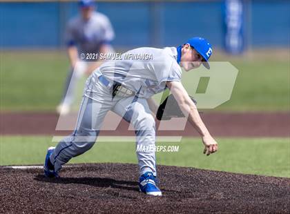 Thumbnail 2 in Omaha Westside vs. Lincoln East photogallery.
