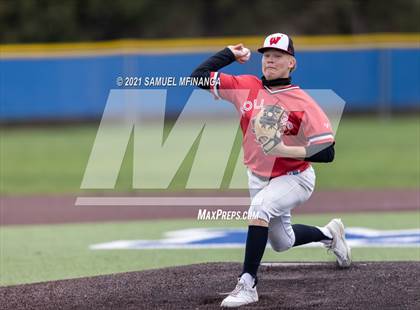 Thumbnail 2 in Omaha Westside vs. Lincoln East photogallery.