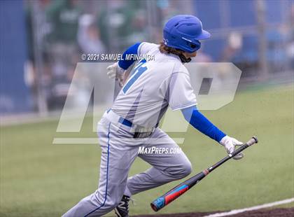 Thumbnail 3 in Omaha Westside vs. Lincoln East photogallery.