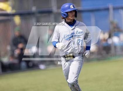 Thumbnail 2 in Omaha Westside vs. Lincoln East photogallery.