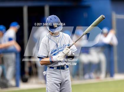 Thumbnail 3 in Omaha Westside vs. Lincoln East photogallery.