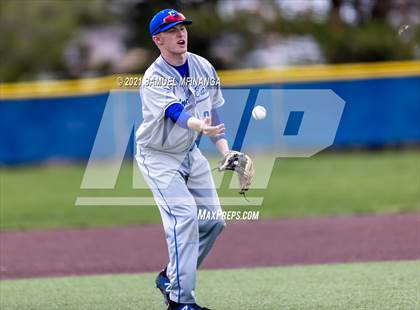 Thumbnail 3 in Omaha Westside vs. Lincoln East photogallery.