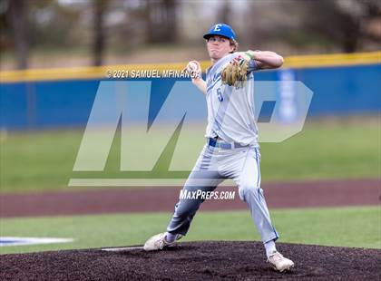 Thumbnail 3 in Omaha Westside vs. Lincoln East photogallery.