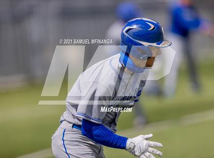 Thumbnail 3 in Omaha Westside vs. Lincoln East photogallery.
