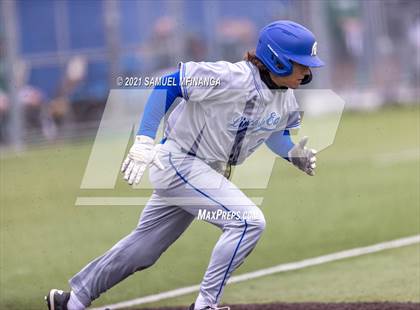 Thumbnail 1 in Omaha Westside vs. Lincoln East photogallery.