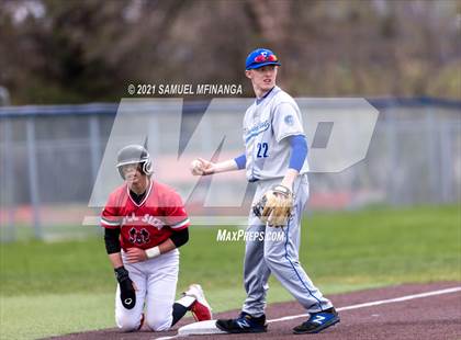 Thumbnail 2 in Omaha Westside vs. Lincoln East photogallery.
