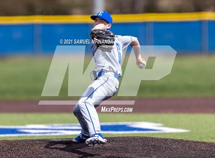 Thumbnail 3 in Omaha Westside vs. Lincoln East photogallery.