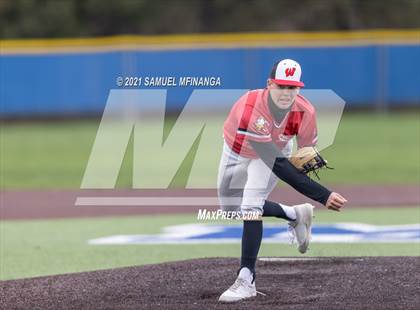Thumbnail 3 in Omaha Westside vs. Lincoln East photogallery.