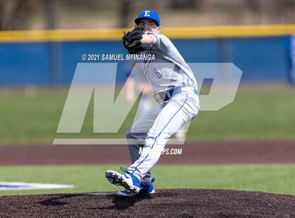 Thumbnail 2 in Omaha Westside vs. Lincoln East photogallery.