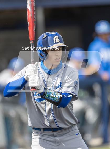Thumbnail 3 in Omaha Westside vs. Lincoln East photogallery.