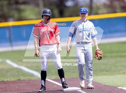 Thumbnail 3 in Omaha Westside vs. Lincoln East photogallery.