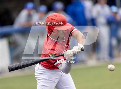 Thumbnail 3 in Omaha Westside vs. Lincoln East photogallery.