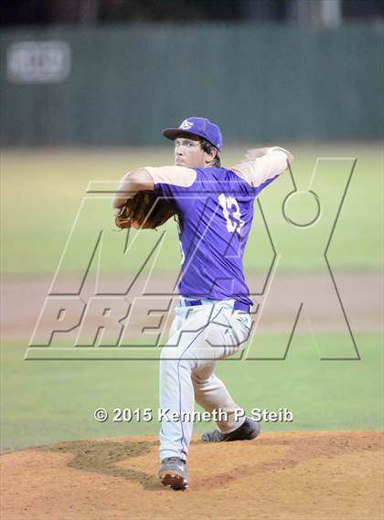 Thumbnail 1 in Central Catholic vs Ascension Catholic (LHSAA 1A Quarterfinal) photogallery.