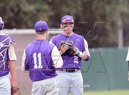 Thumbnail 1 in Central Catholic vs Ascension Catholic (LHSAA 1A Quarterfinal) photogallery.