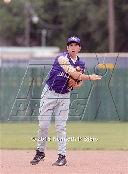 Thumbnail 2 in Central Catholic vs Ascension Catholic (LHSAA 1A Quarterfinal) photogallery.