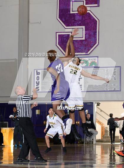 Thumbnail 1 in Sacramento vs. Kennedy (St. Hope Elite Classic) photogallery.