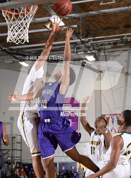 Thumbnail 2 in Sacramento vs. Kennedy (St. Hope Elite Classic) photogallery.
