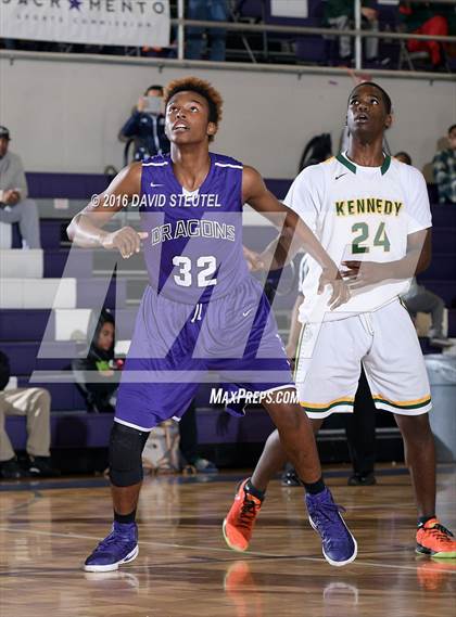 Thumbnail 3 in Sacramento vs. Kennedy (St. Hope Elite Classic) photogallery.