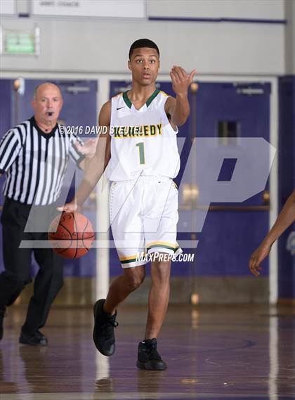 Thumbnail 2 in Sacramento vs. Kennedy (St. Hope Elite Classic) photogallery.