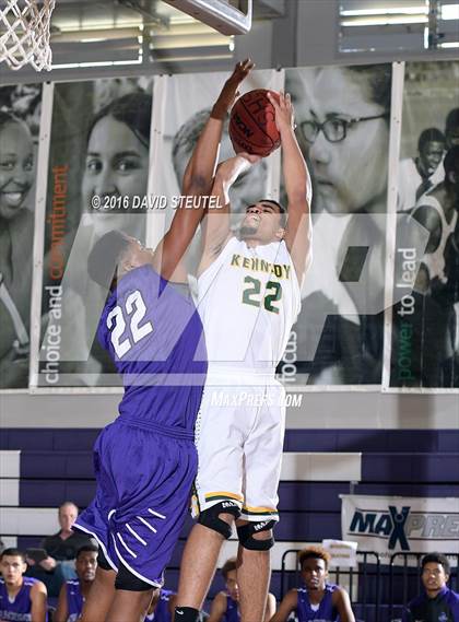 Thumbnail 3 in Sacramento vs. Kennedy (St. Hope Elite Classic) photogallery.