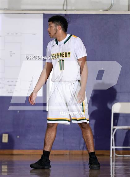 Thumbnail 1 in Sacramento vs. Kennedy (St. Hope Elite Classic) photogallery.