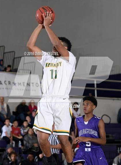 Thumbnail 2 in Sacramento vs. Kennedy (St. Hope Elite Classic) photogallery.