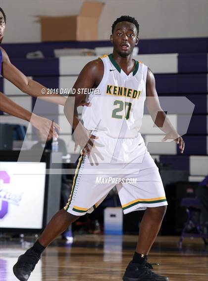 Thumbnail 2 in Sacramento vs. Kennedy (St. Hope Elite Classic) photogallery.