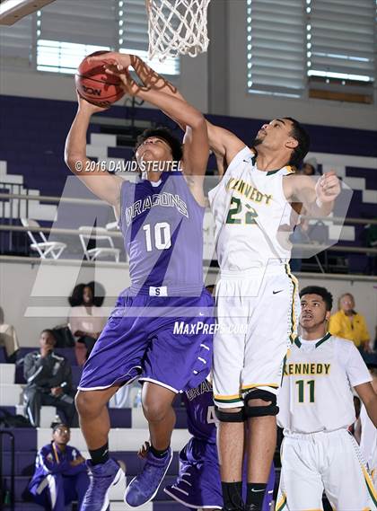 Thumbnail 2 in Sacramento vs. Kennedy (St. Hope Elite Classic) photogallery.