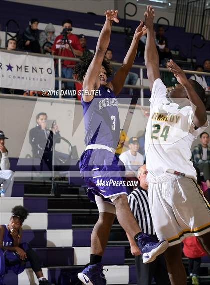 Thumbnail 1 in Sacramento vs. Kennedy (St. Hope Elite Classic) photogallery.