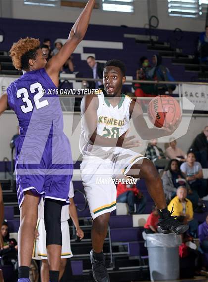 Thumbnail 1 in Sacramento vs. Kennedy (St. Hope Elite Classic) photogallery.