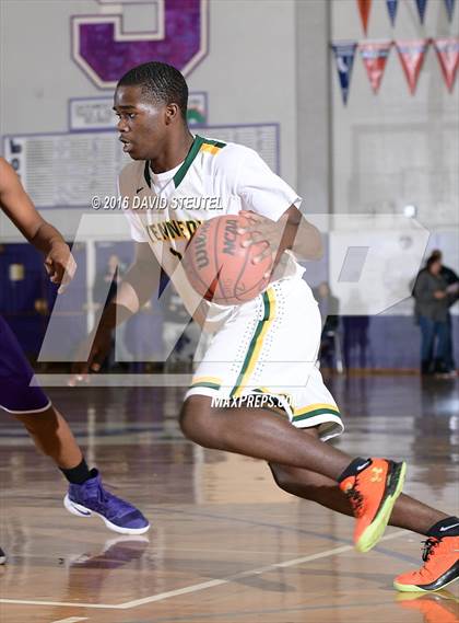 Thumbnail 3 in Sacramento vs. Kennedy (St. Hope Elite Classic) photogallery.