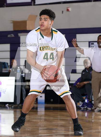 Thumbnail 2 in Sacramento vs. Kennedy (St. Hope Elite Classic) photogallery.