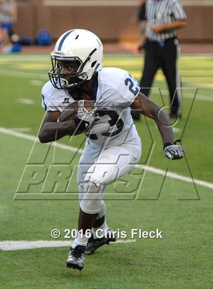 Thumbnail 1 in Farmington vs. Walled Lake Western  photogallery.