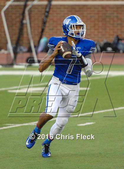 Thumbnail 2 in Farmington vs. Walled Lake Western  photogallery.