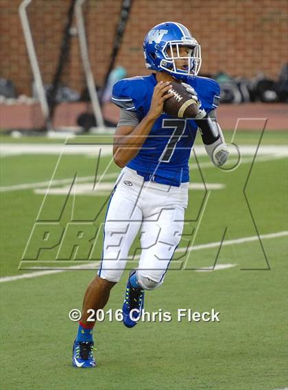 Thumbnail 3 in Farmington vs. Walled Lake Western  photogallery.