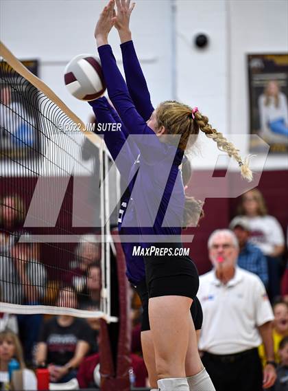 Thumbnail 2 in Thorndale vs Thrall photogallery.