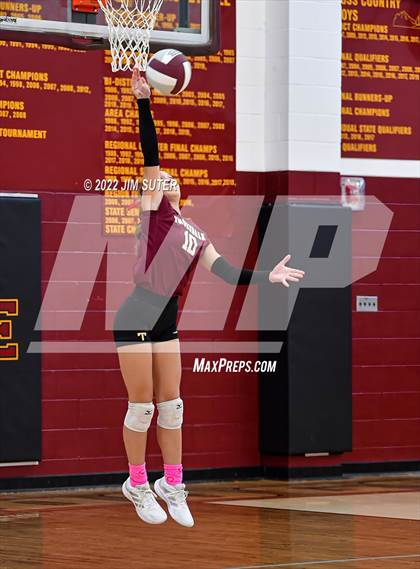 Thumbnail 1 in Thorndale vs Thrall photogallery.