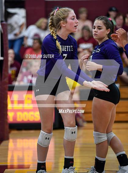 Thumbnail 1 in Thorndale vs Thrall photogallery.