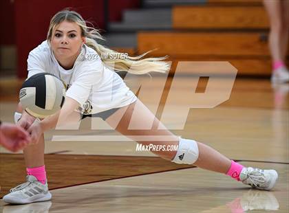 Thumbnail 1 in Thorndale vs Thrall photogallery.