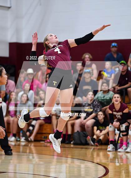 Thumbnail 1 in Thorndale vs Thrall photogallery.