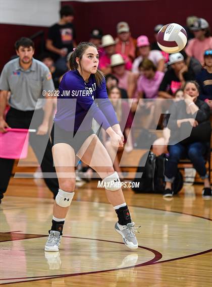 Thumbnail 1 in Thorndale vs Thrall photogallery.