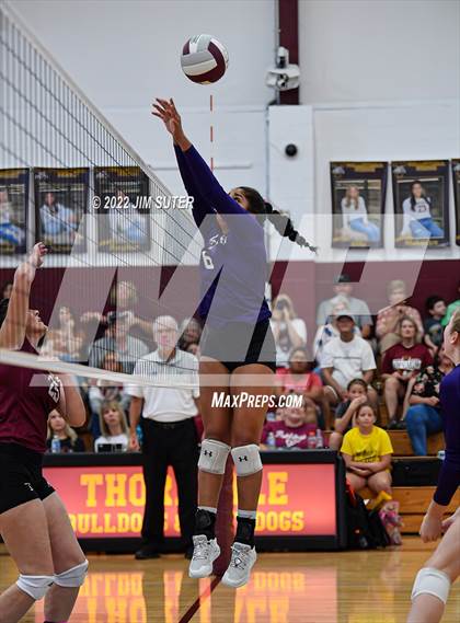Thumbnail 2 in Thorndale vs Thrall photogallery.