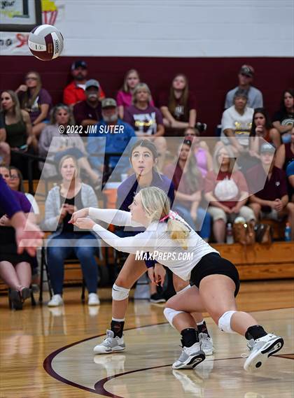 Thumbnail 1 in Thorndale vs Thrall photogallery.